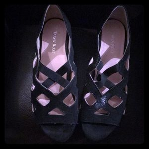 Tamryn rose low wedge